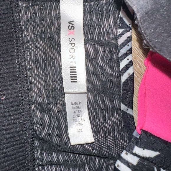 VSX SPORT by Victoria's Secret Sports Bra Women's Size 32B Pink And Black - Picture 3 of 3
